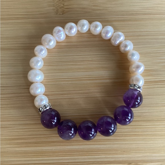 Amethyst and Pearl Bracelet - Picture 2 of 2